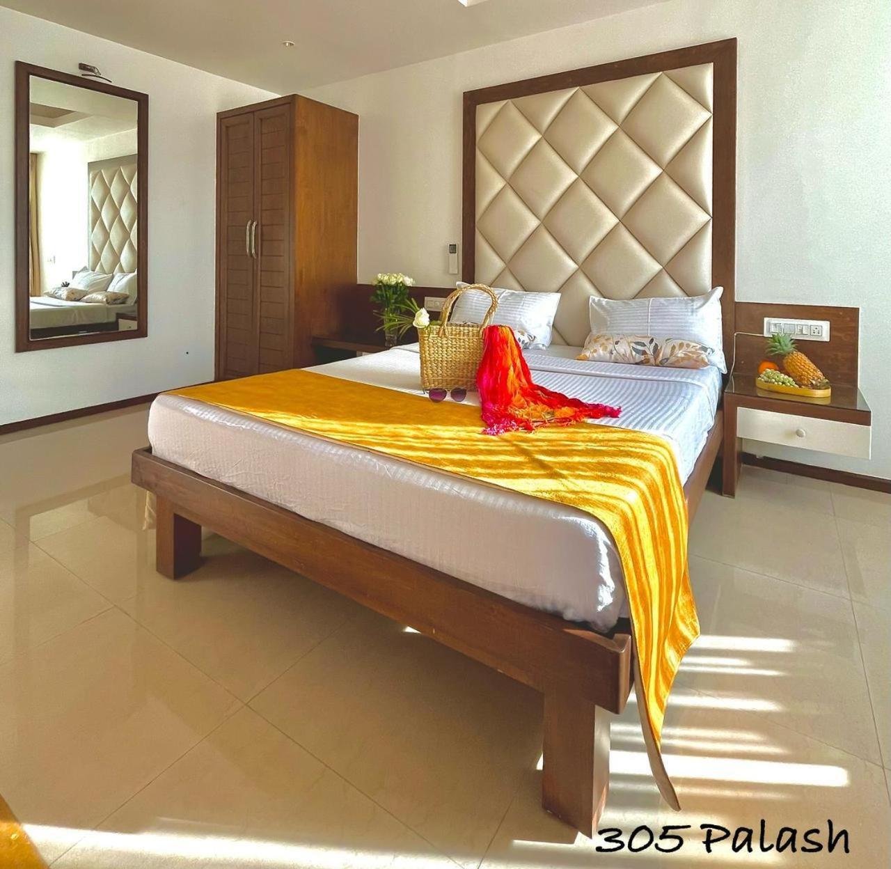 Beach Paradise Miramar Goa Panadzsi Kültér fotó